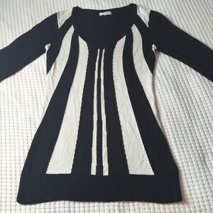 CACHE black and white sweater tunic size M